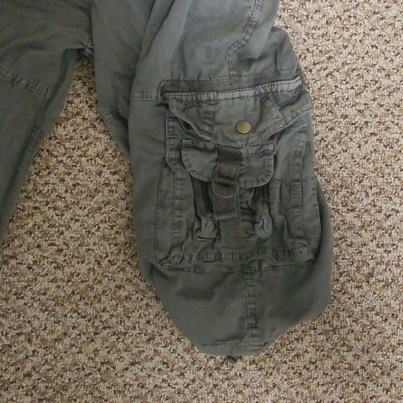 Cargo shorts - Picture 2 of 3